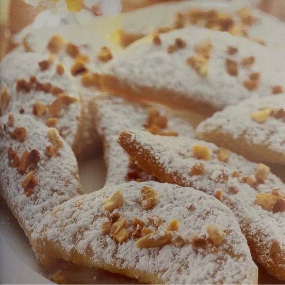 Essentials Cookies Recipe Book - Picture 5 of 7